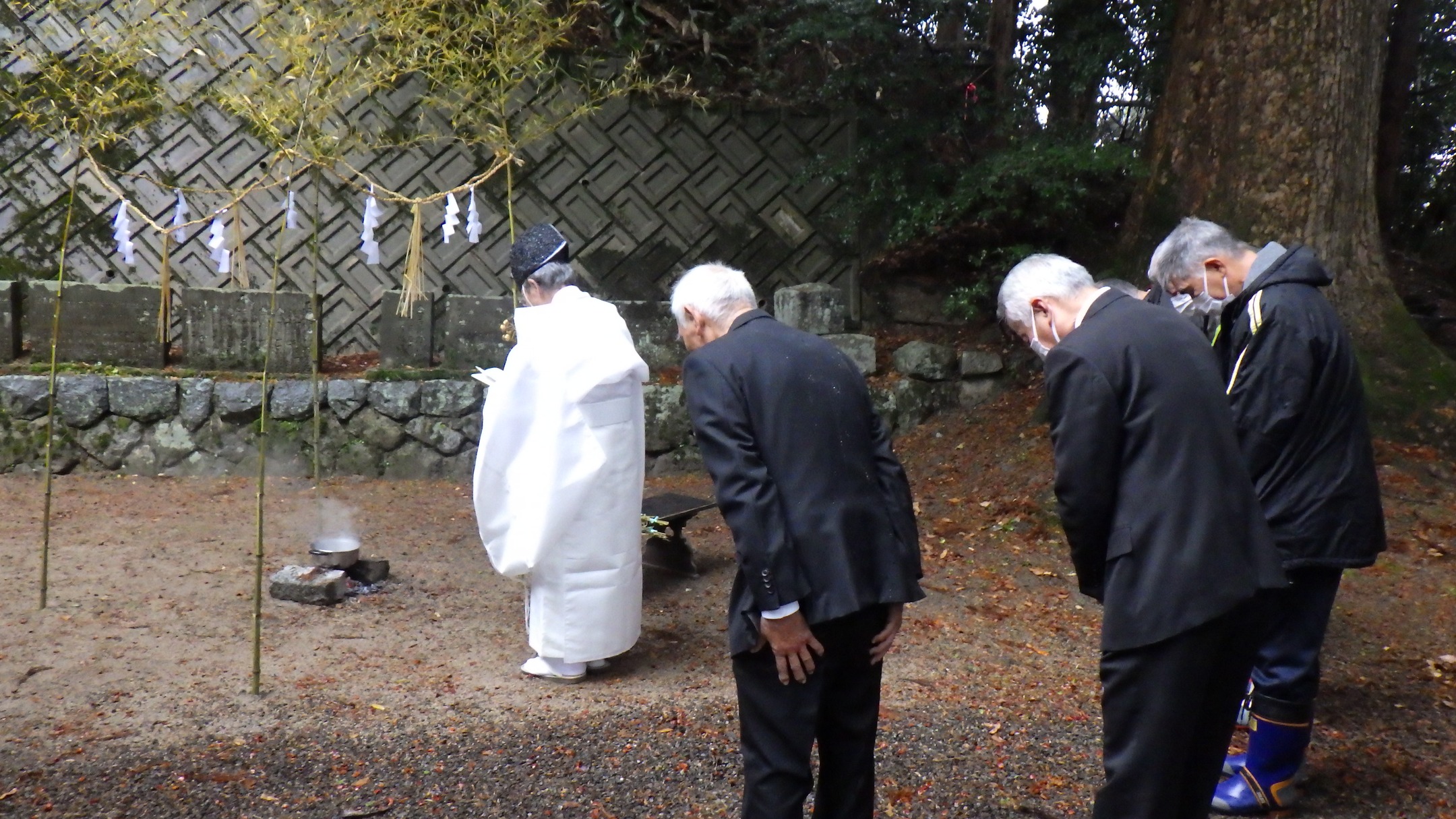 農村かさぎ　氏神の日谷神社　屋根の修理が年内に間に合い、簡易な遷宮を行いました。#pentax#農家ときどき写真家#農村 #農村かさぎ #写真家#田舎の風景#農業 #農家#集落営農 #笠木営農組合 #だんだん